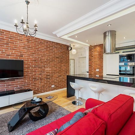 P&O Serviced Apartments Swietojanska Warschau Exterior foto